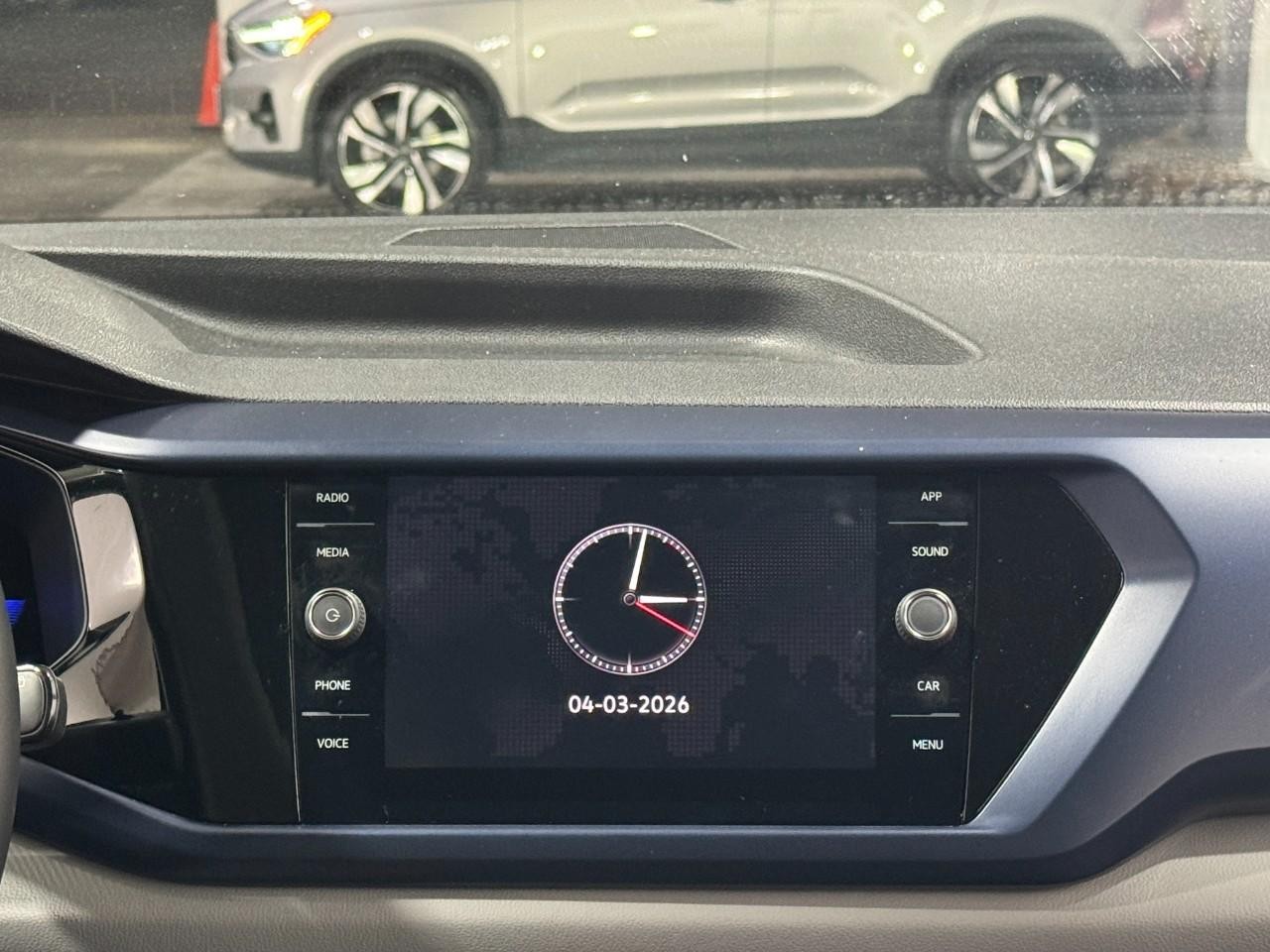 Volkswagen Taos Vehicle Full-screen Gallery Image 14