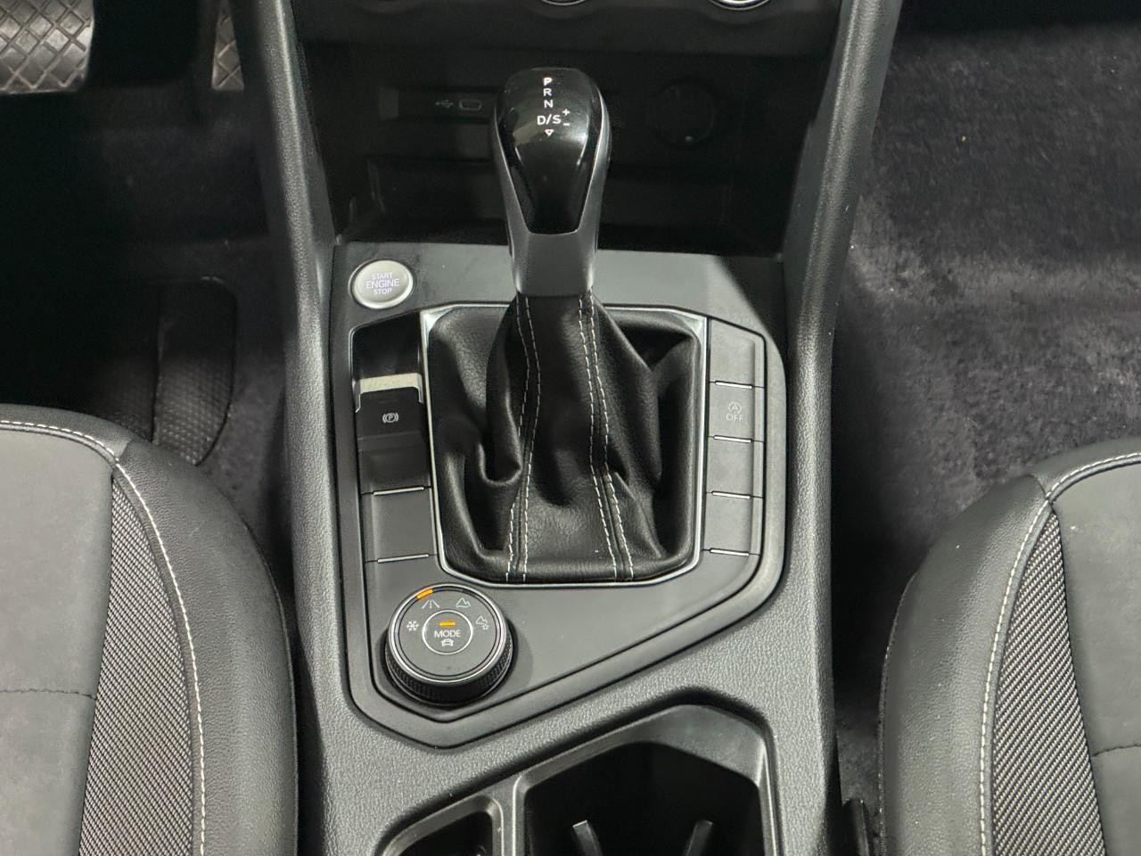 Volkswagen Taos Vehicle Full-screen Gallery Image 16