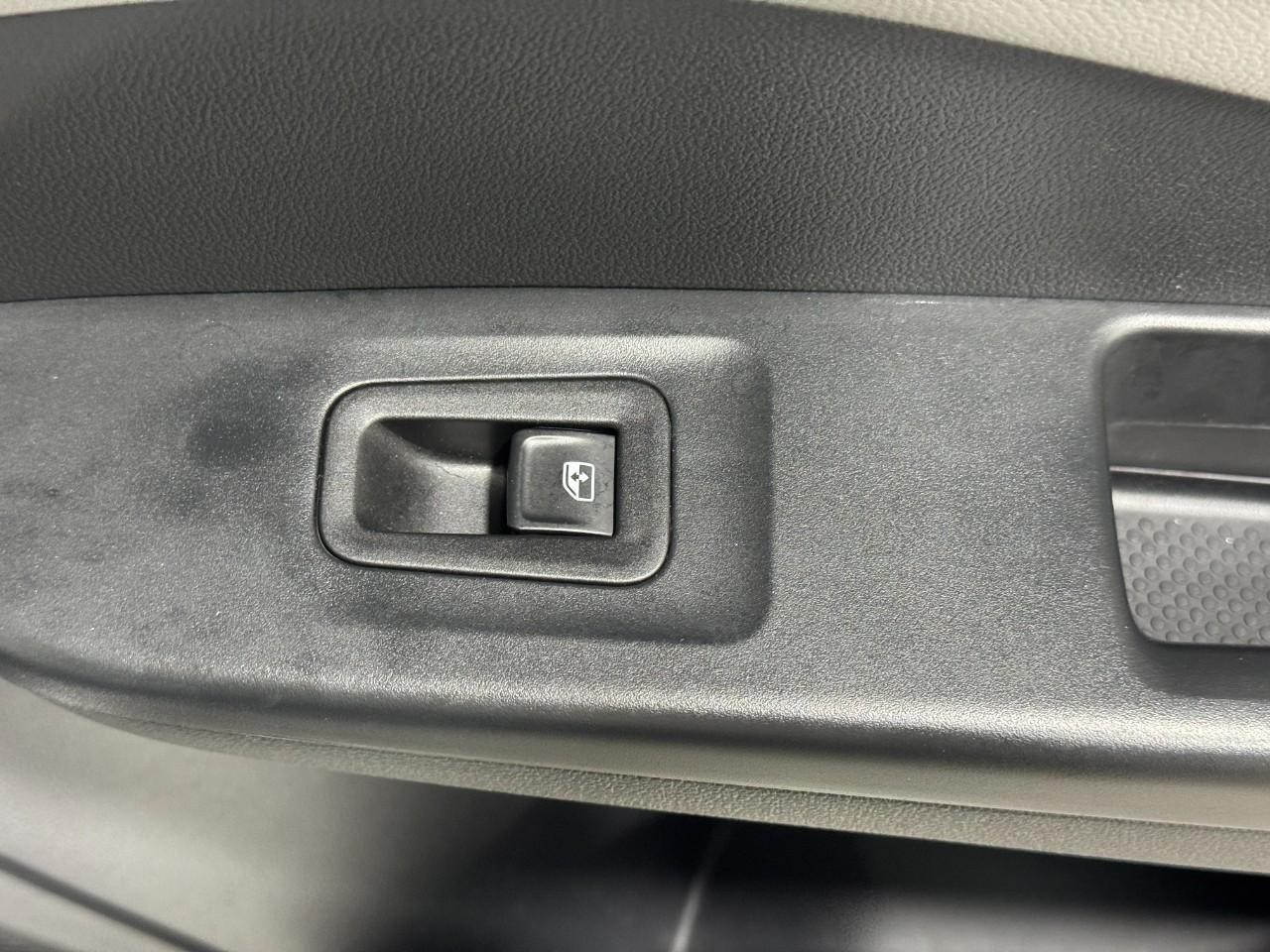 Volkswagen Taos Vehicle Full-screen Gallery Image 22