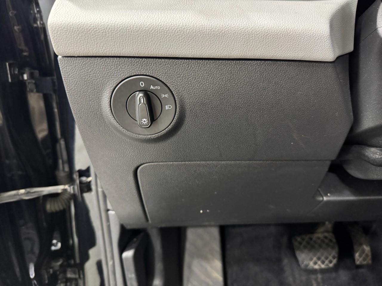 Volkswagen Taos Vehicle Full-screen Gallery Image 29