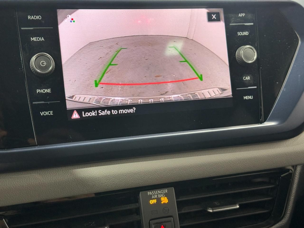 Volkswagen Taos Vehicle Full-screen Gallery Image 33