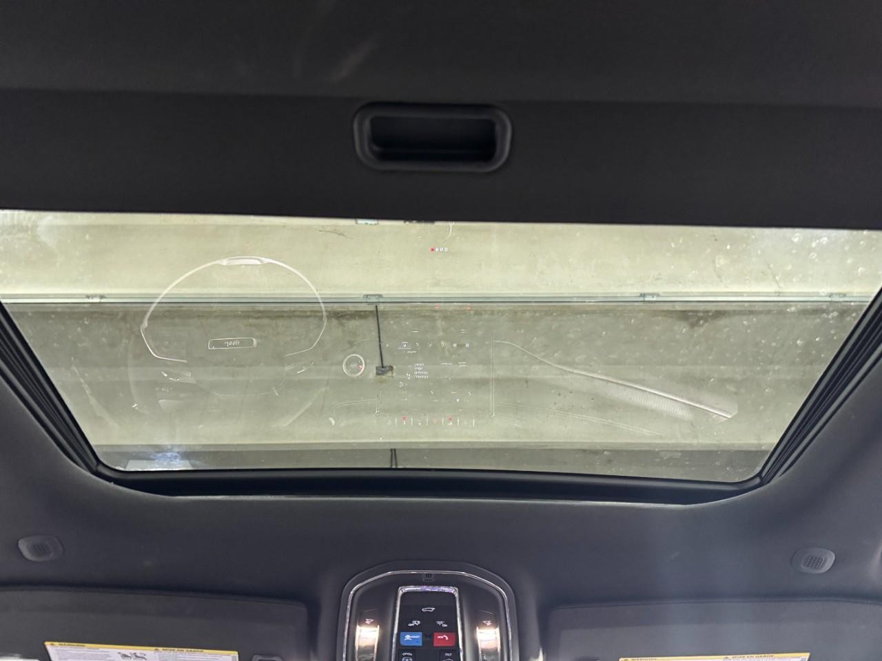 Jeep Grand Cherokee Vehicle Full-screen Gallery Image 11