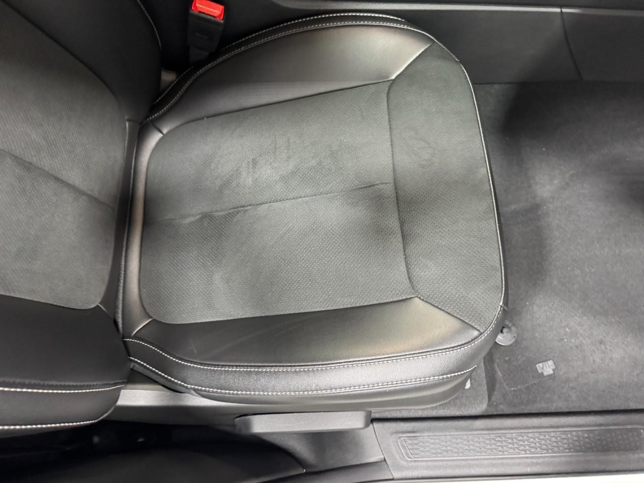 Jeep Grand Cherokee Vehicle Full-screen Gallery Image 19