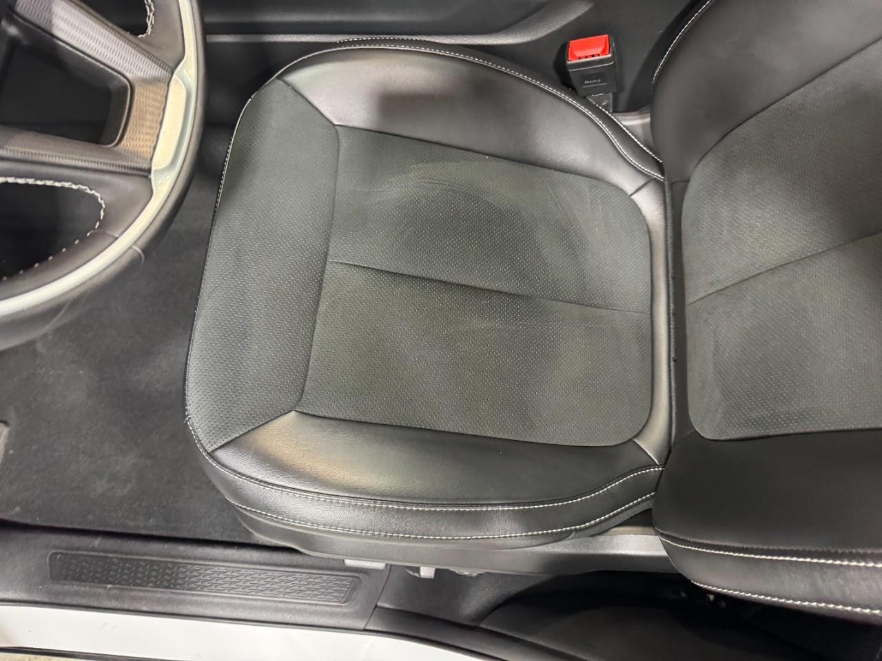 Jeep Grand Cherokee Vehicle Full-screen Gallery Image 24