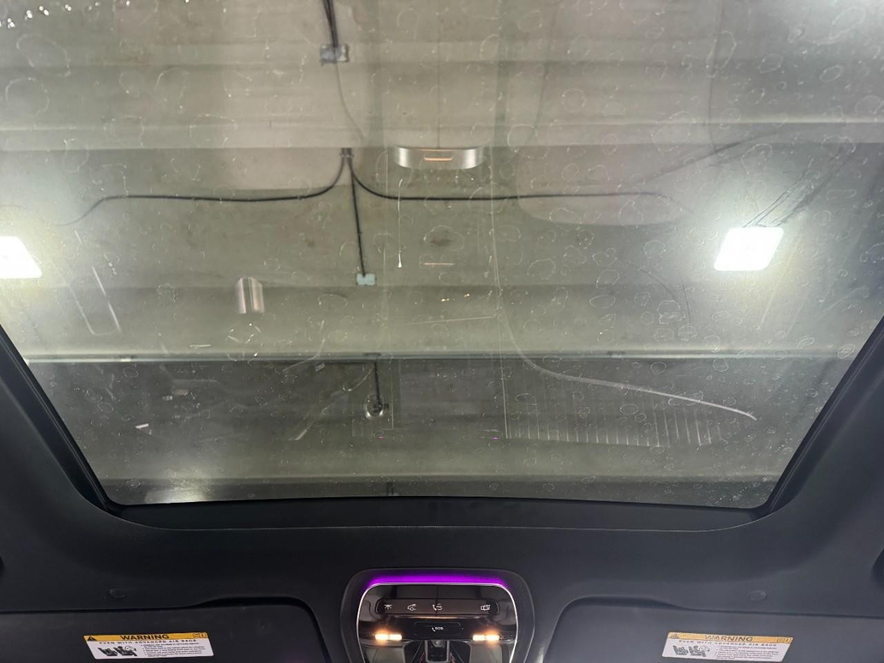 Mercedes-Benz GLC Vehicle Full-screen Gallery Image 11