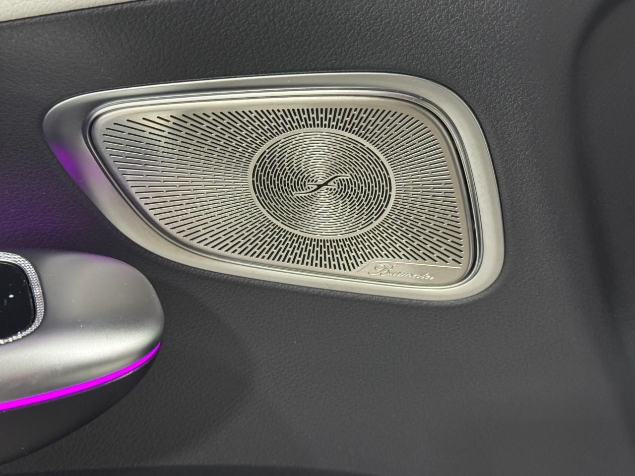 Mercedes-Benz GLC Vehicle Full-screen Gallery Image 25