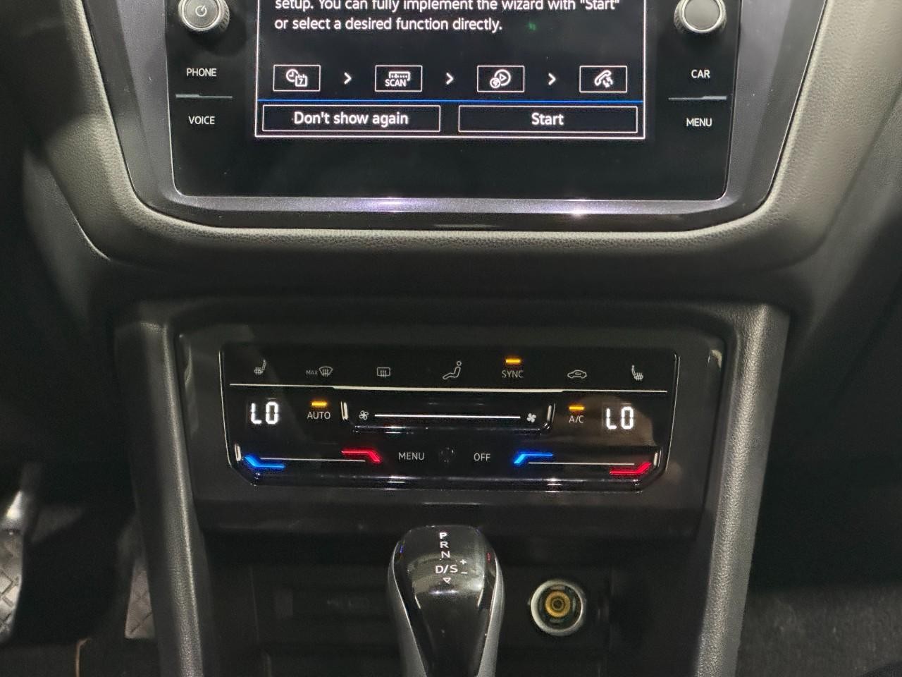 Volkswagen Tiguan Vehicle Full-screen Gallery Image 15