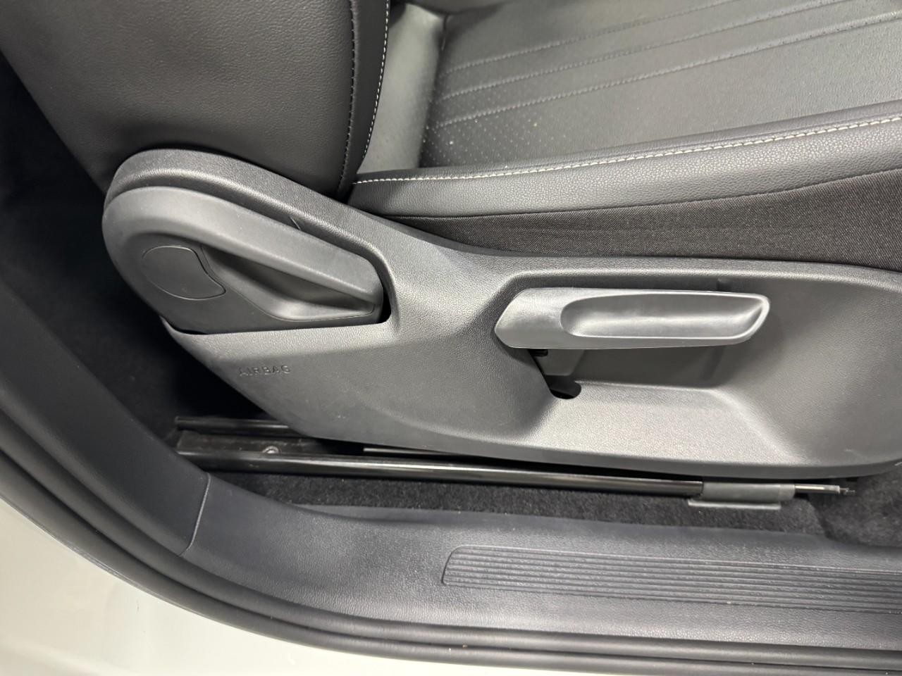 Volkswagen Tiguan Vehicle Full-screen Gallery Image 20