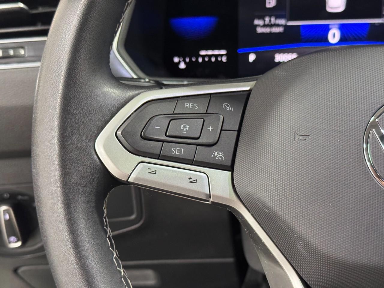 Volkswagen Tiguan Vehicle Full-screen Gallery Image 29