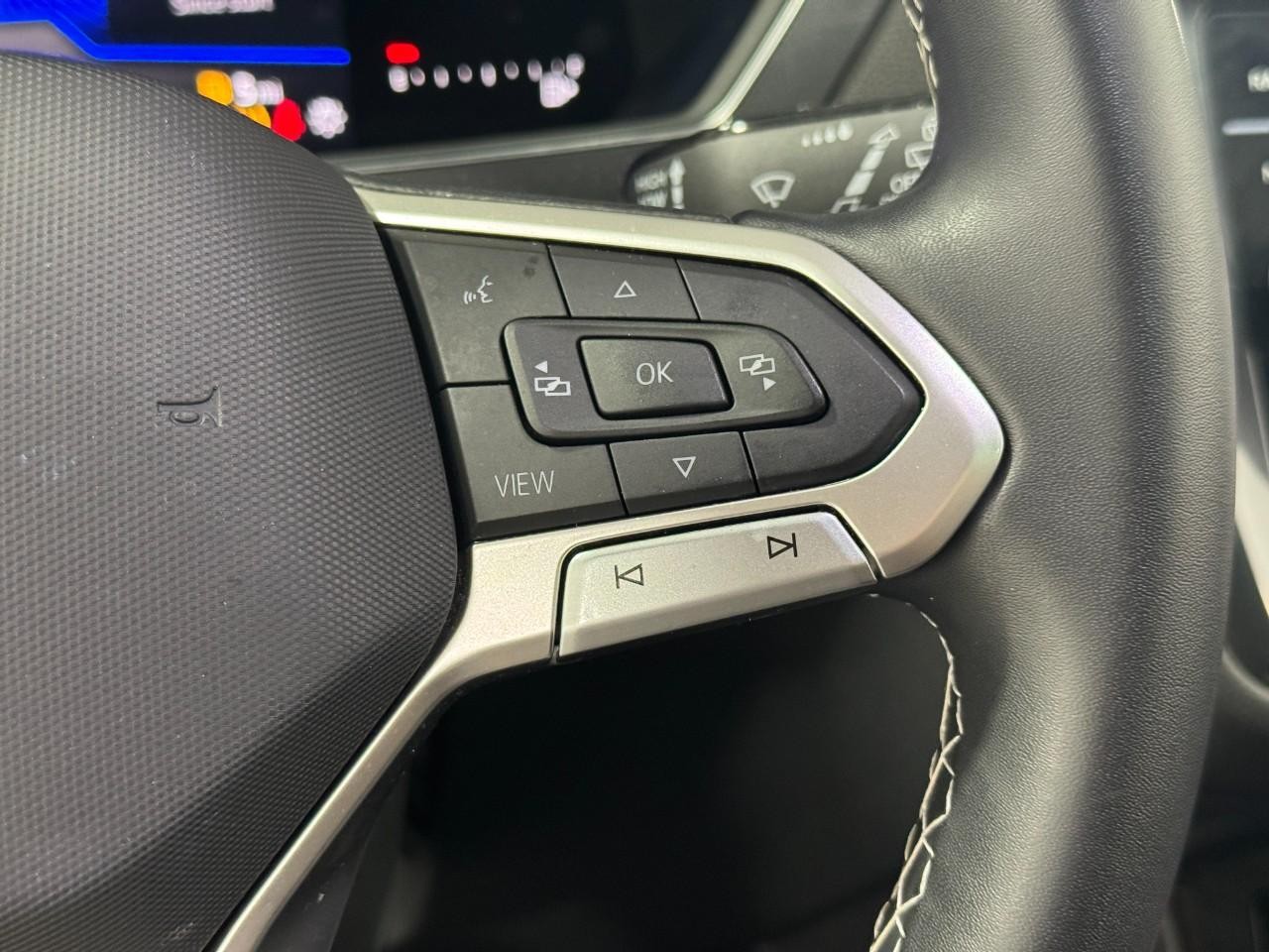 Volkswagen Tiguan Vehicle Full-screen Gallery Image 30