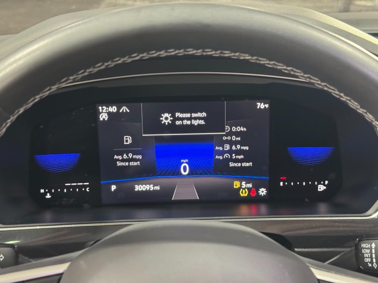 Volkswagen Tiguan Vehicle Full-screen Gallery Image 31