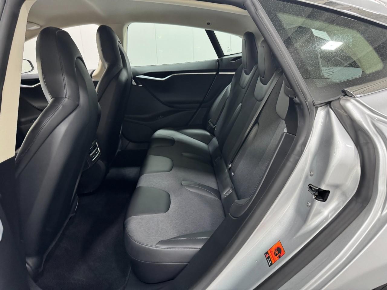 Tesla Model S Vehicle Full-screen Gallery Image 8