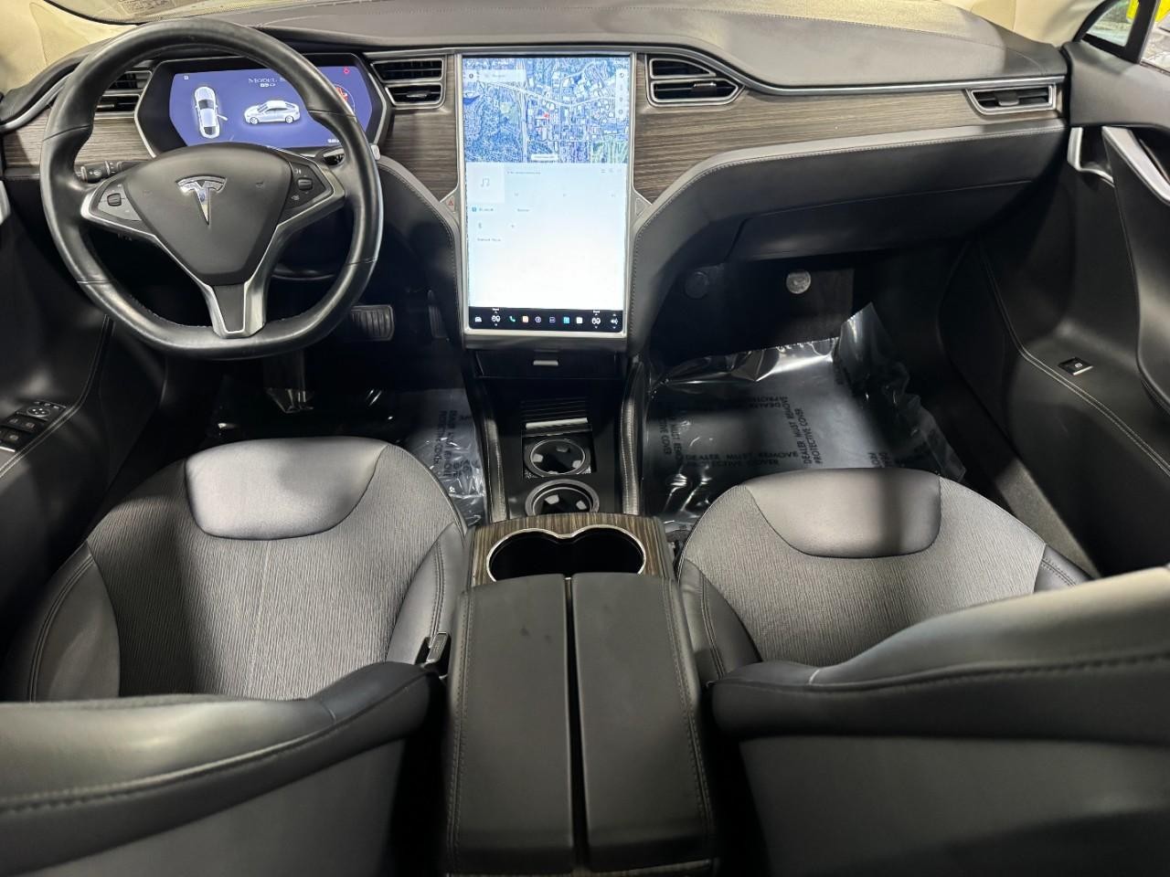 Tesla Model S Vehicle Full-screen Gallery Image 11