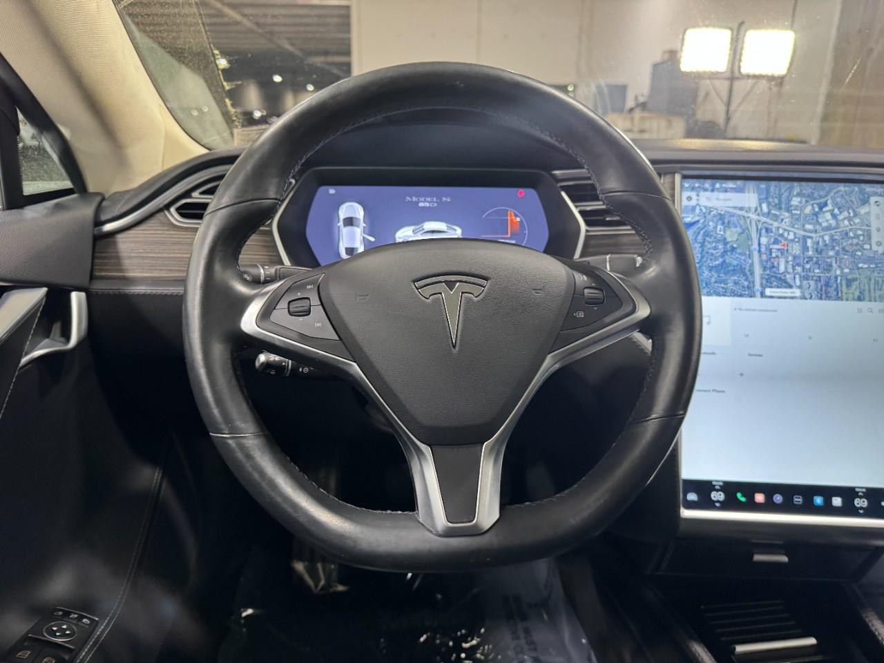 Tesla Model S Vehicle Full-screen Gallery Image 12