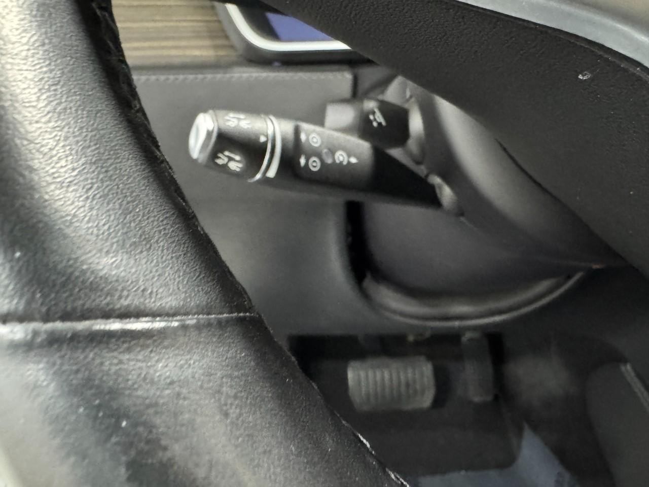 Tesla Model S Vehicle Full-screen Gallery Image 25