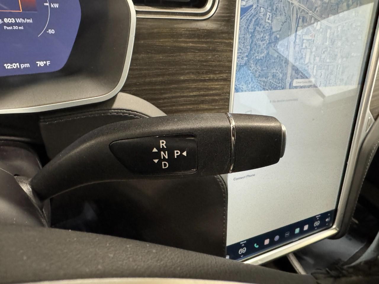 Tesla Model S Vehicle Full-screen Gallery Image 29