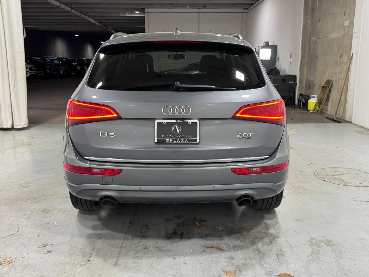 Audi Q5 Vehicle Full-screen Gallery Image 9