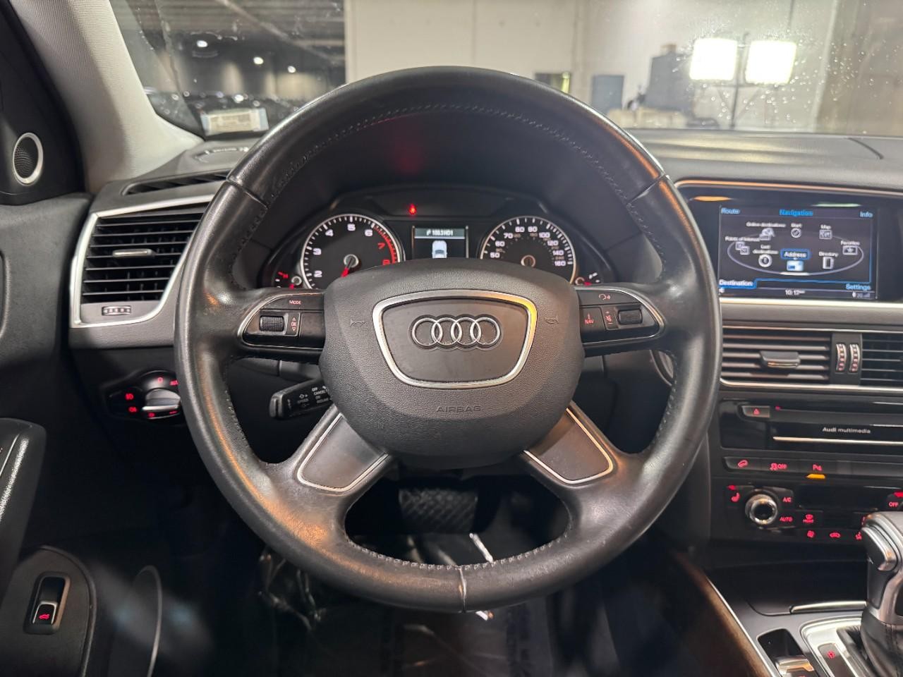 Audi Q5 Vehicle Full-screen Gallery Image 13