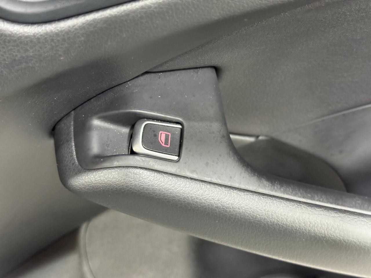 Audi Q5 Vehicle Full-screen Gallery Image 22