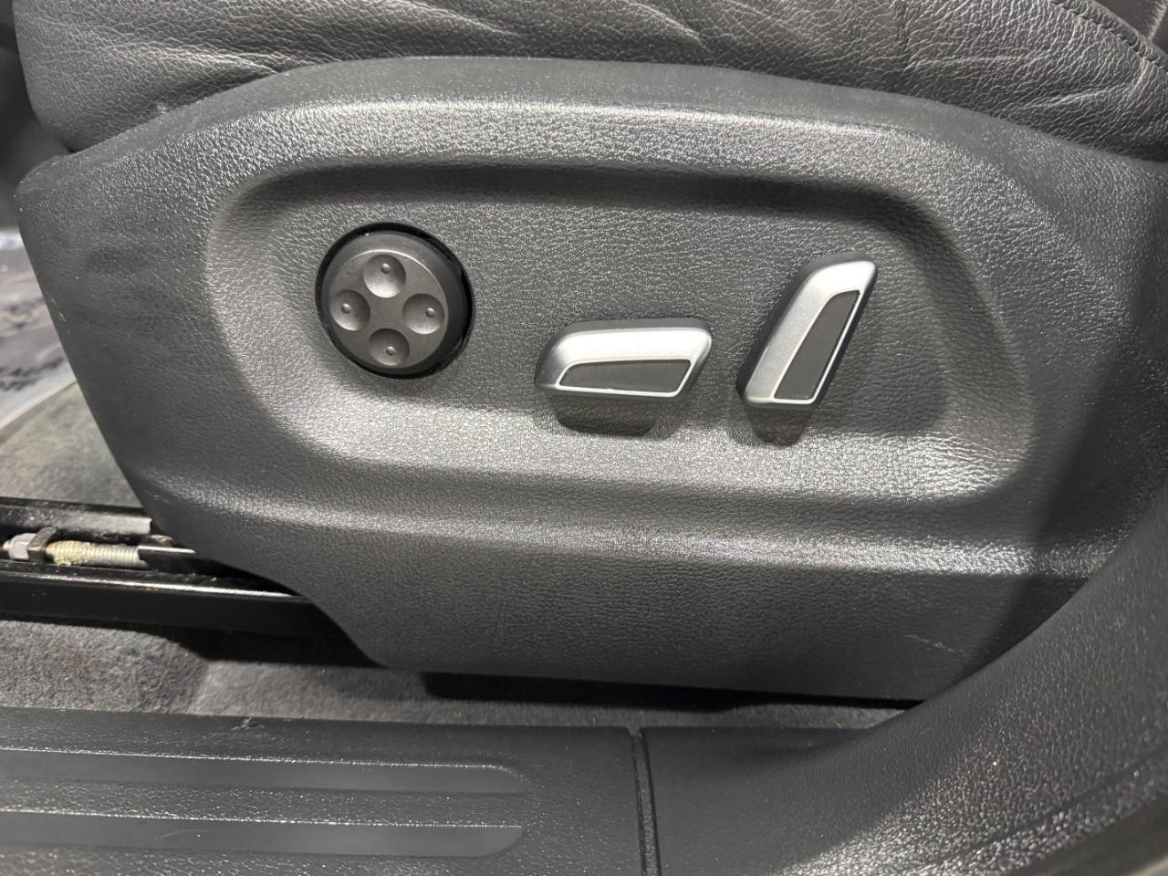 Audi Q5 Vehicle Full-screen Gallery Image 29