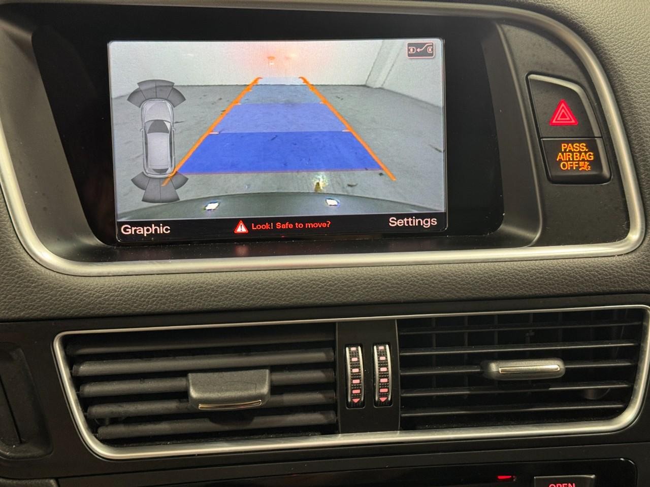 Audi Q5 Vehicle Full-screen Gallery Image 35