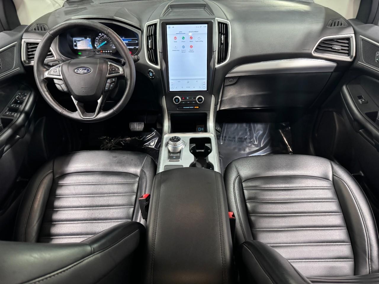 Ford Edge Vehicle Full-screen Gallery Image 11
