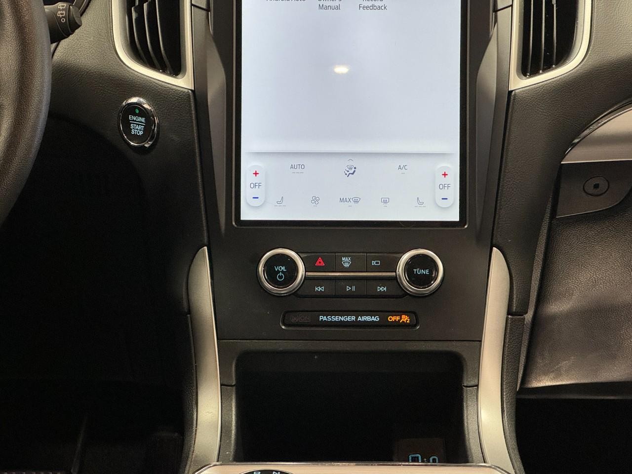 Ford Edge Vehicle Full-screen Gallery Image 14