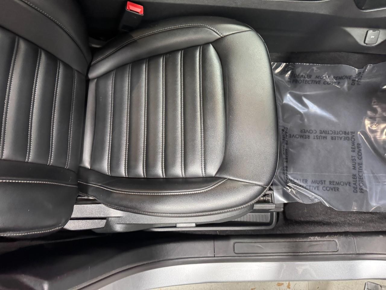 Ford Edge Vehicle Full-screen Gallery Image 18