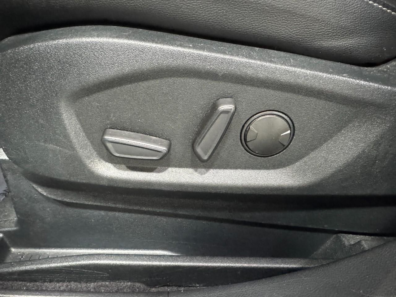 Ford Edge Vehicle Full-screen Gallery Image 26