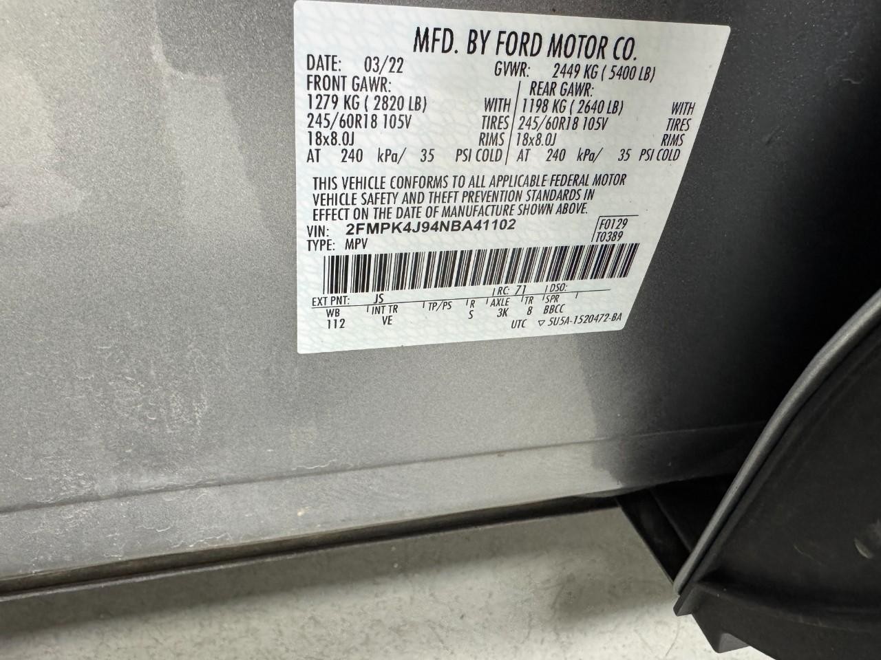 Ford Edge Vehicle Full-screen Gallery Image 32