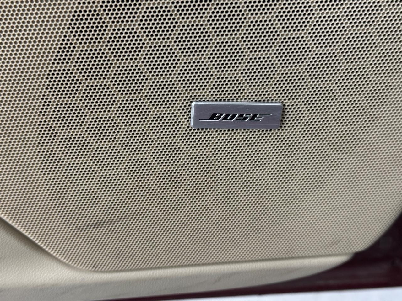 Cadillac XT5 Vehicle Full-screen Gallery Image 27