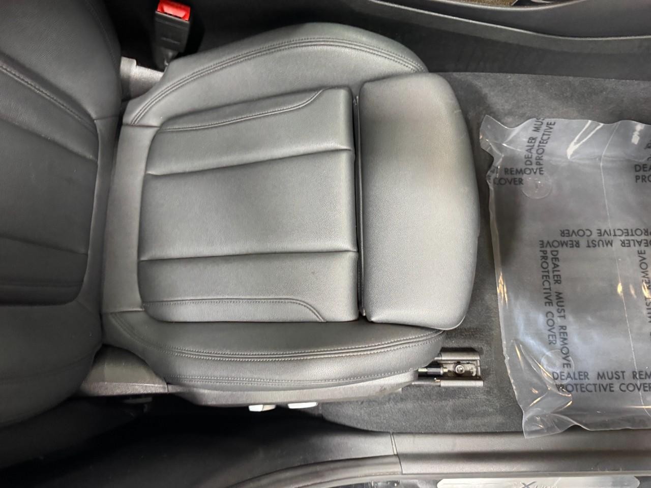 BMW X3 Vehicle Full-screen Gallery Image 20