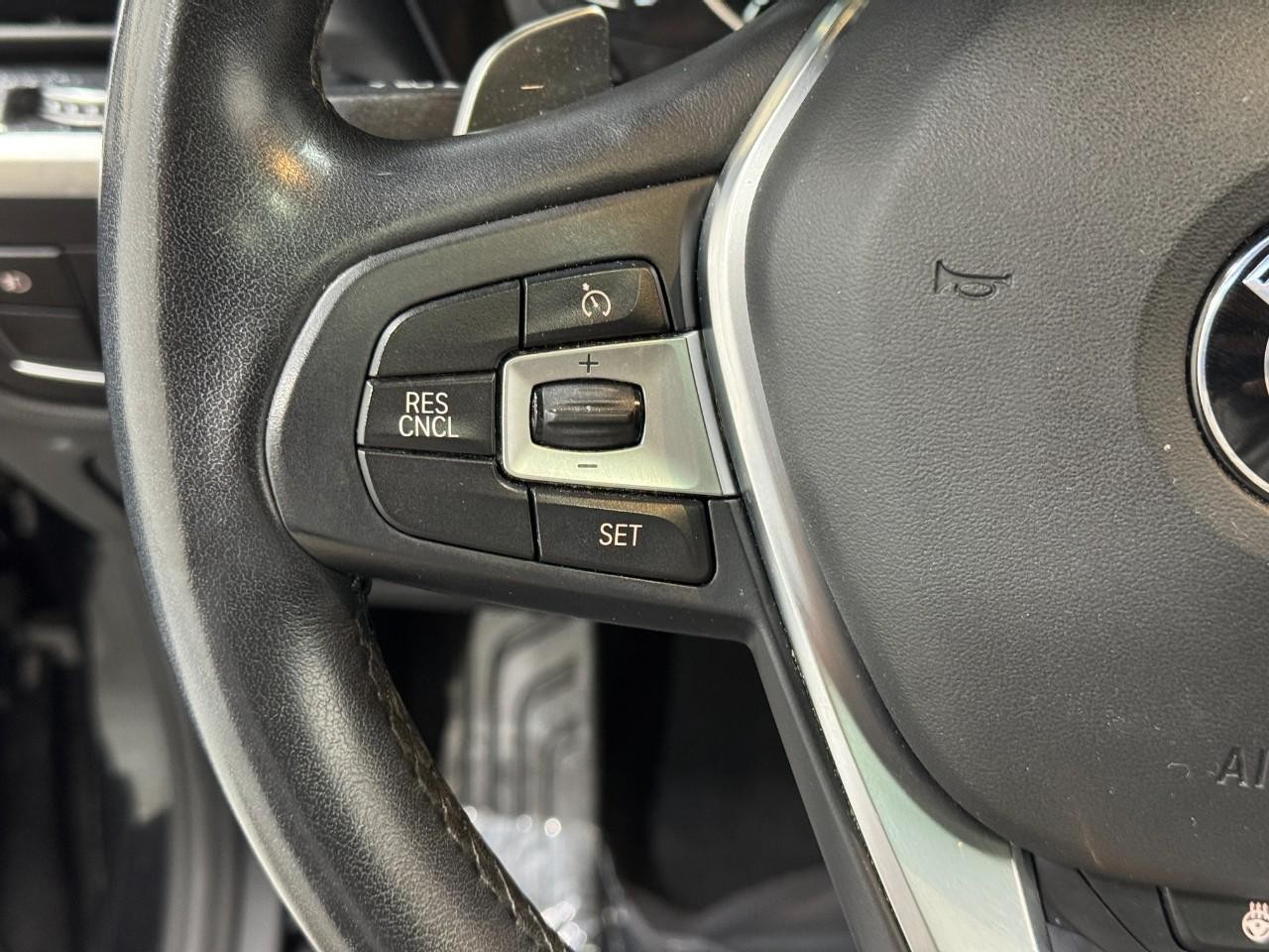 BMW X3 Vehicle Full-screen Gallery Image 30