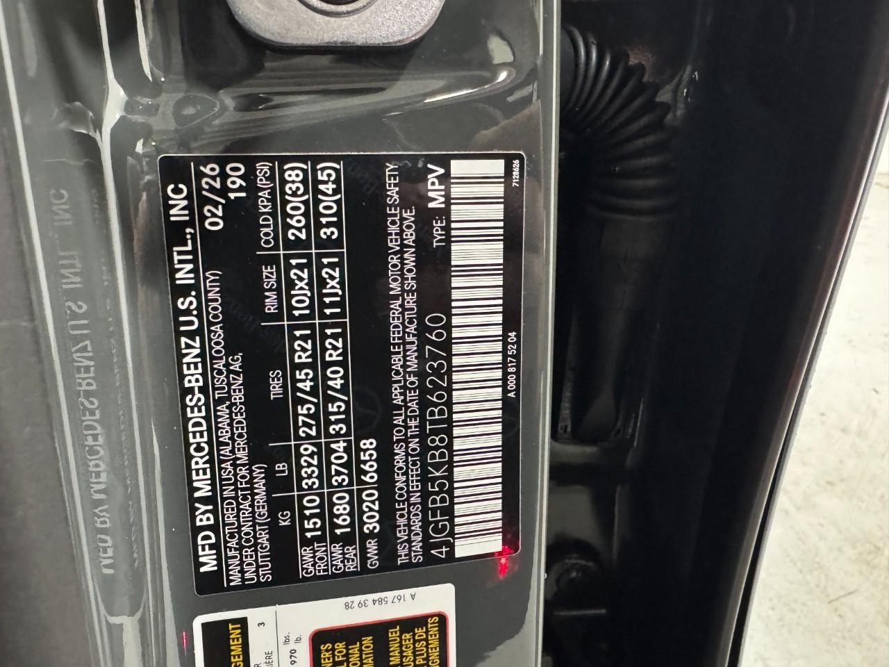 Mercedes-Benz GLE Vehicle Full-screen Gallery Image 38