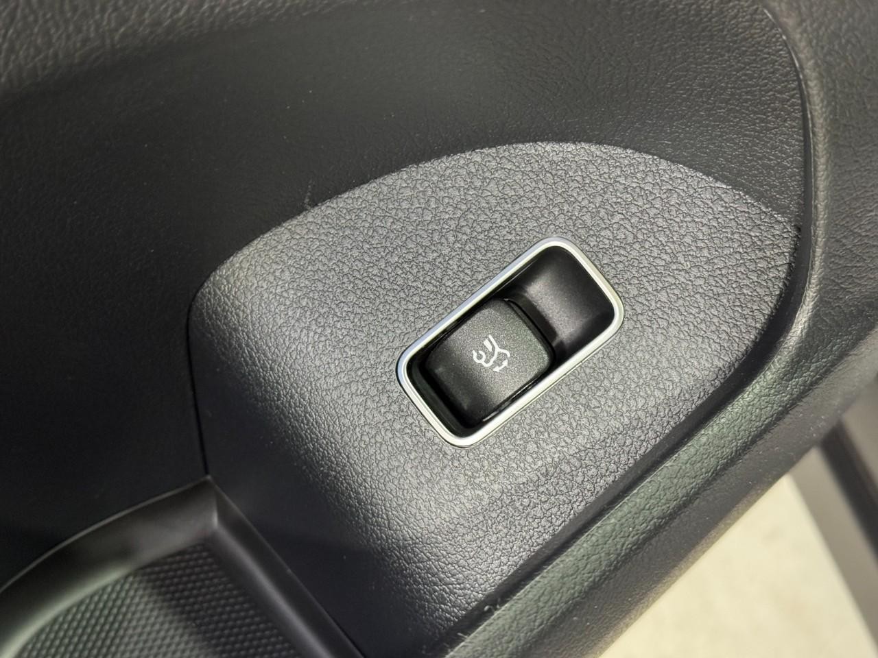 Mercedes-Benz GLE Vehicle Full-screen Gallery Image 28