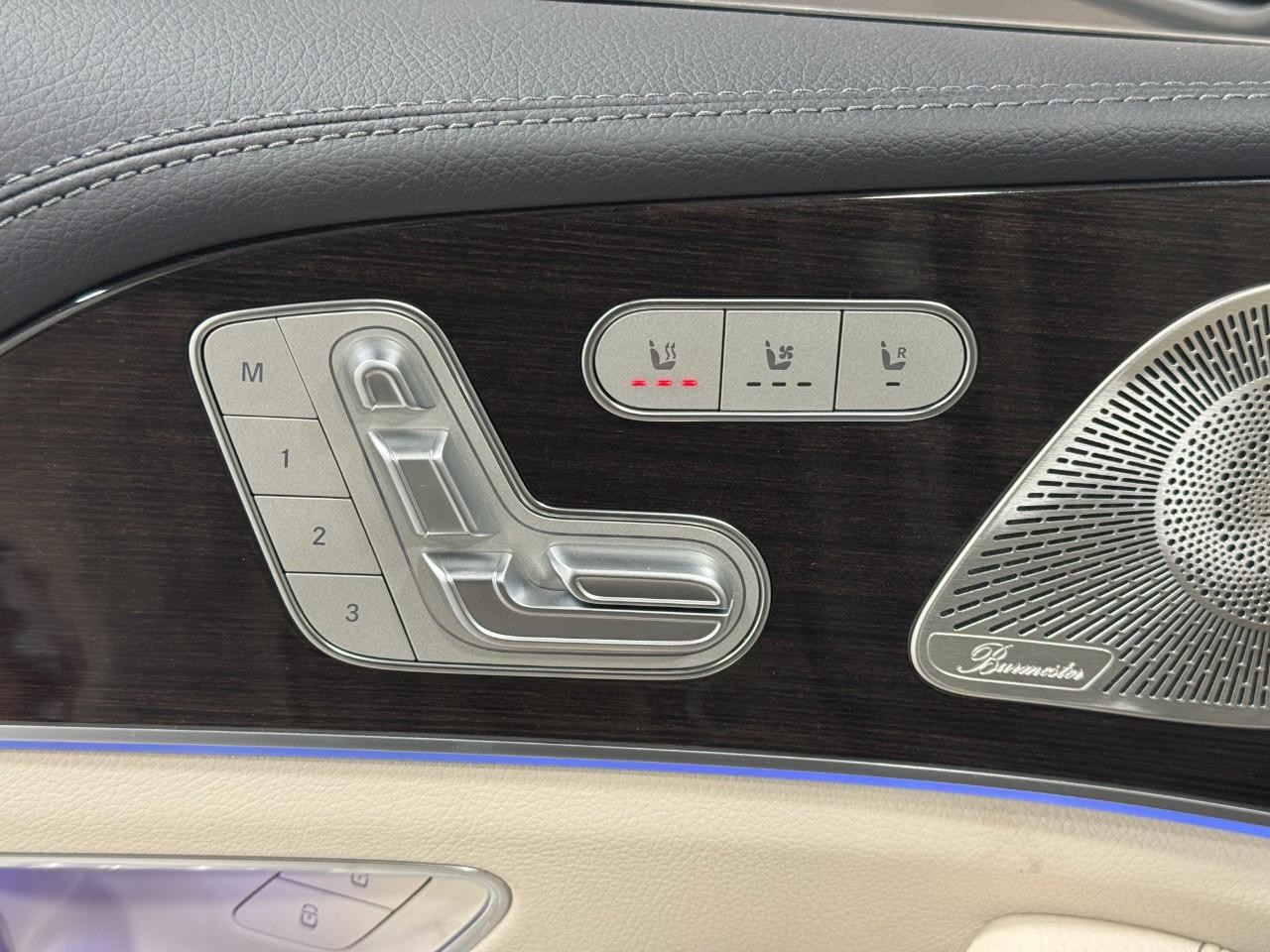 Mercedes-Benz GLE Vehicle Full-screen Gallery Image 27