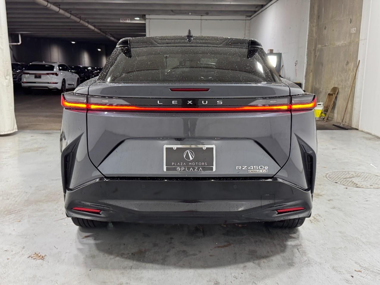 Lexus RZ Vehicle Full-screen Gallery Image 9