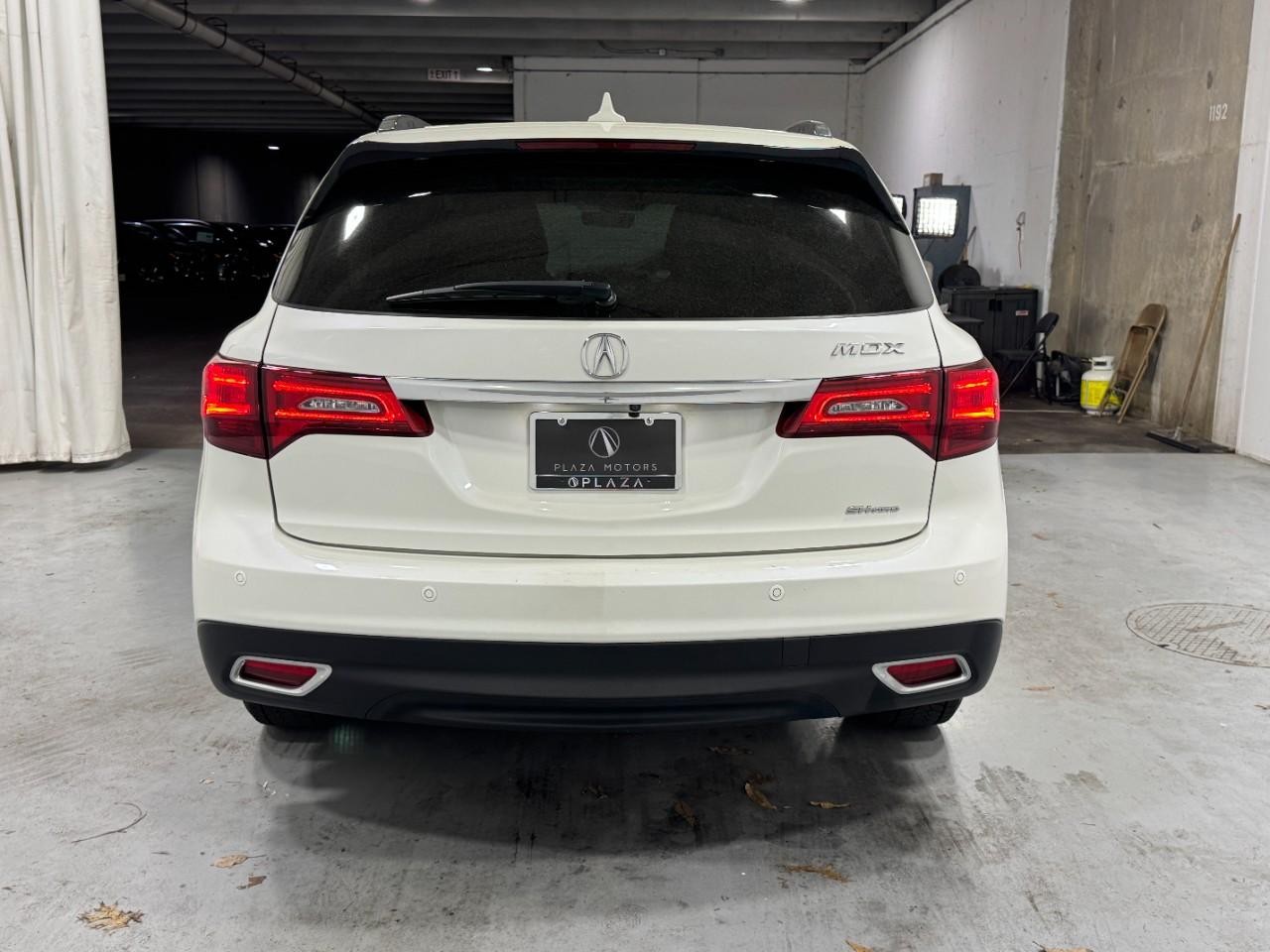 Acura MDX Vehicle Full-screen Gallery Image 10