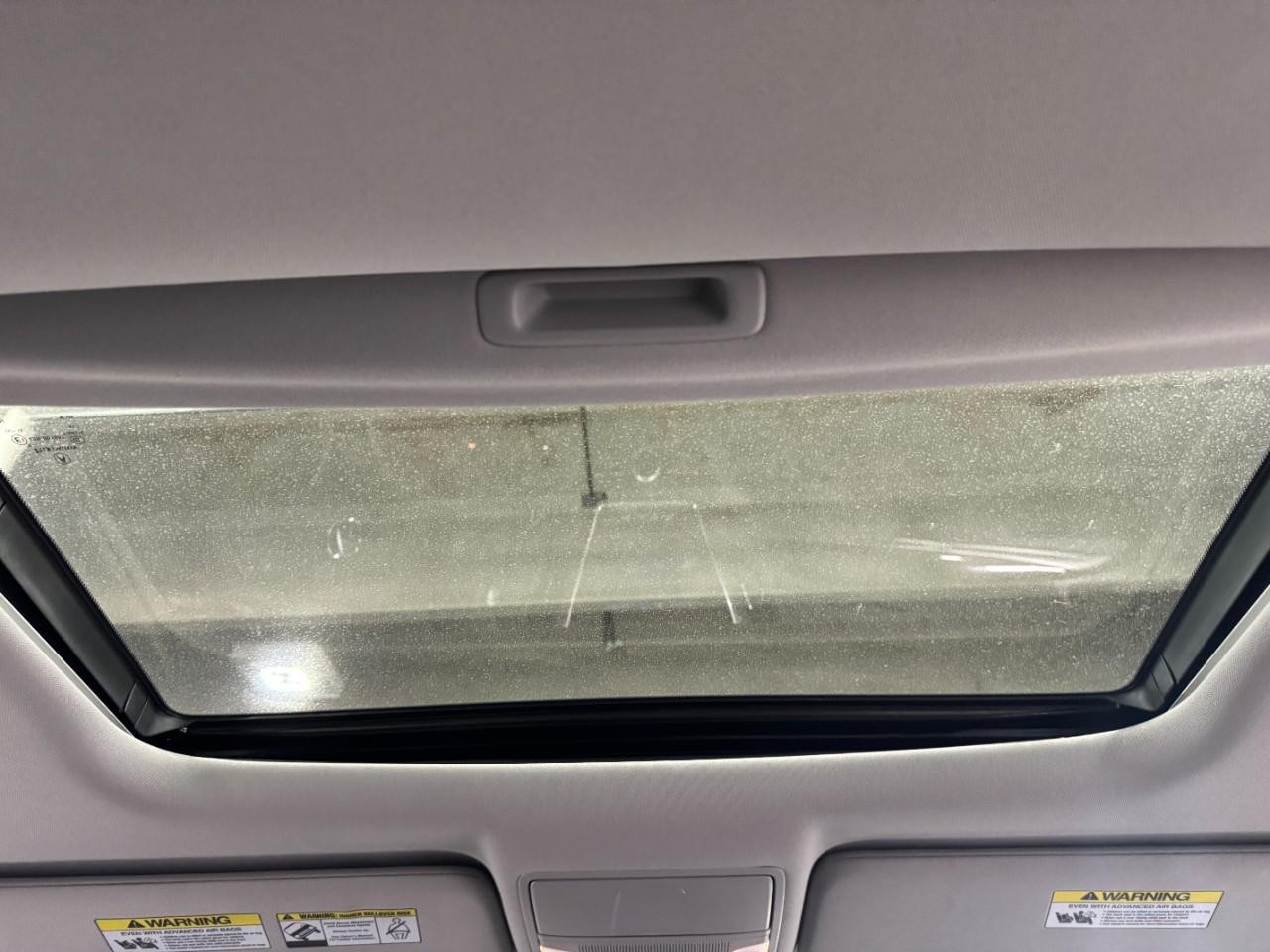 Acura MDX Vehicle Full-screen Gallery Image 14