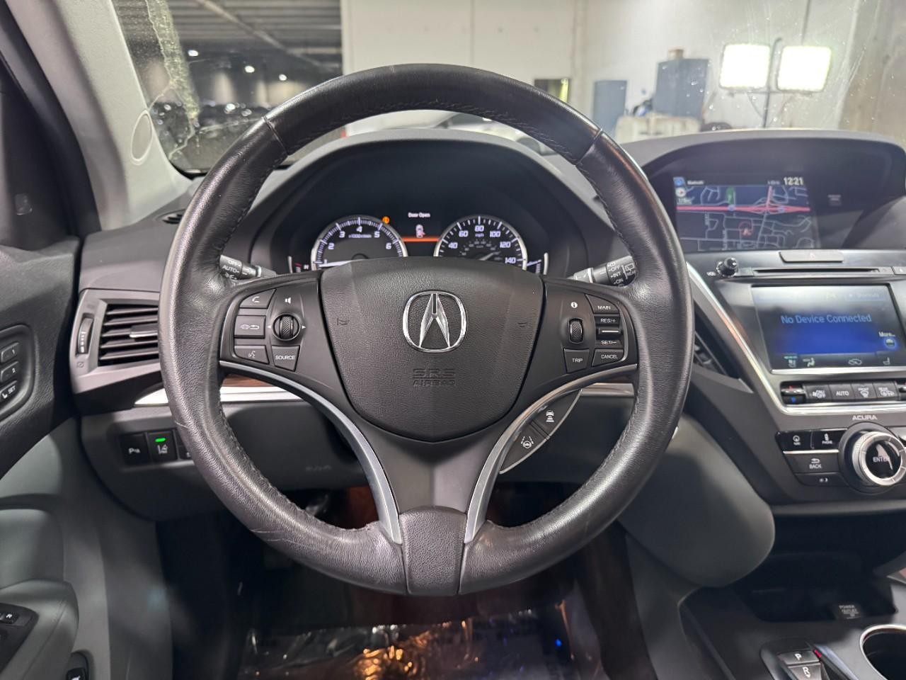 Acura MDX Vehicle Full-screen Gallery Image 16