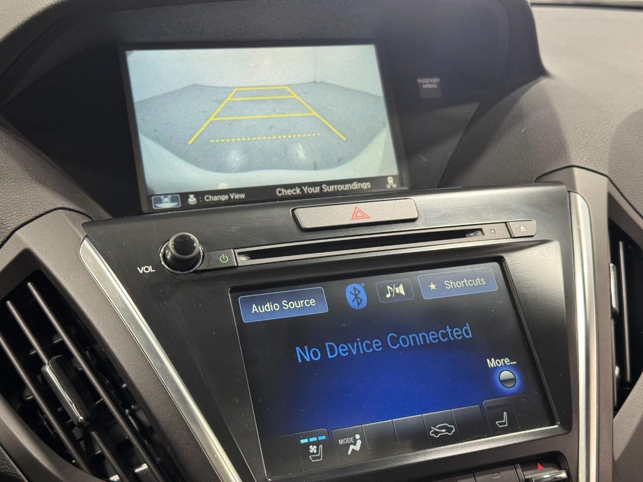 Acura MDX Vehicle Full-screen Gallery Image 36