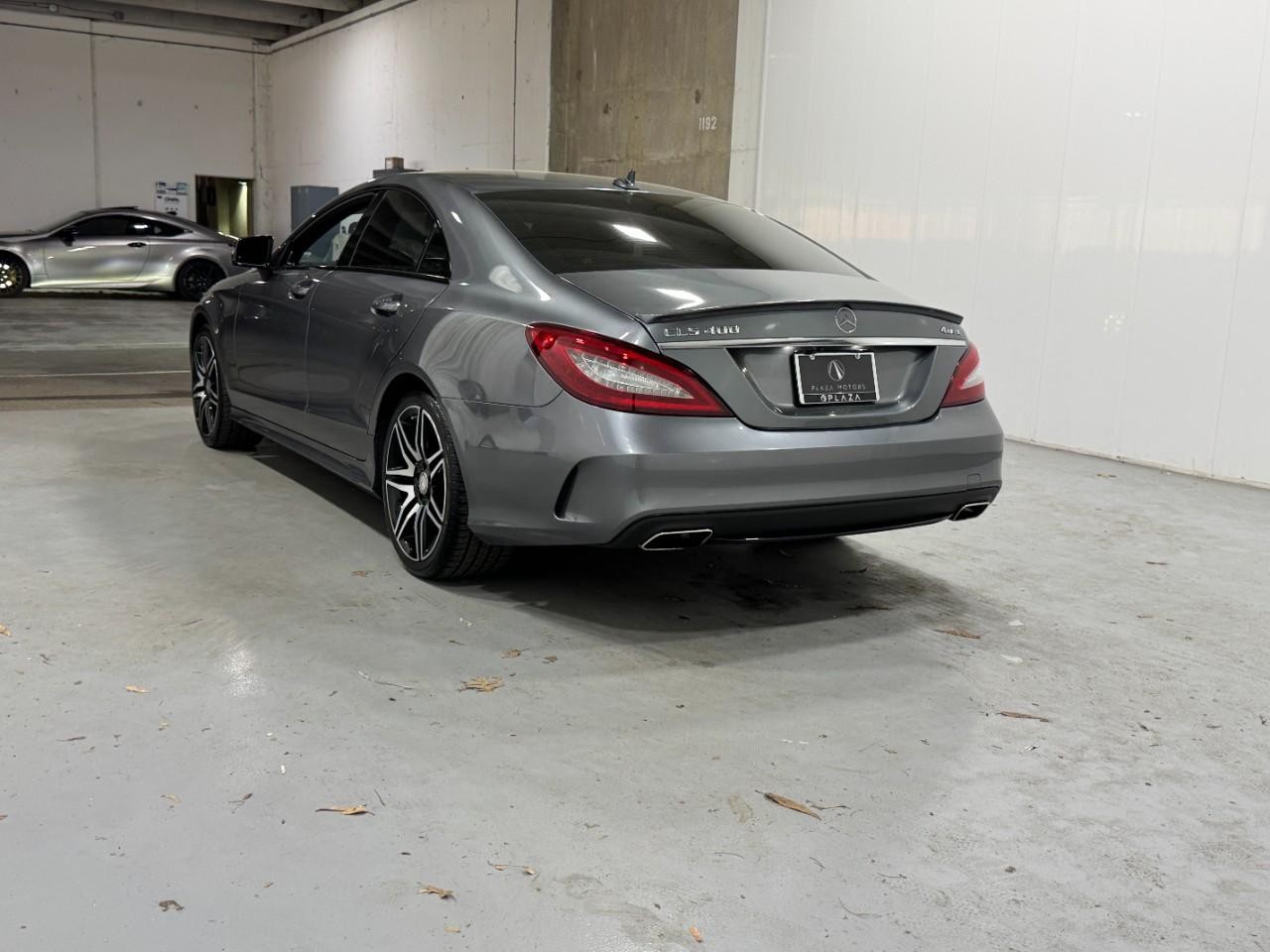 Mercedes-Benz CLS Vehicle Full-screen Gallery Image 3