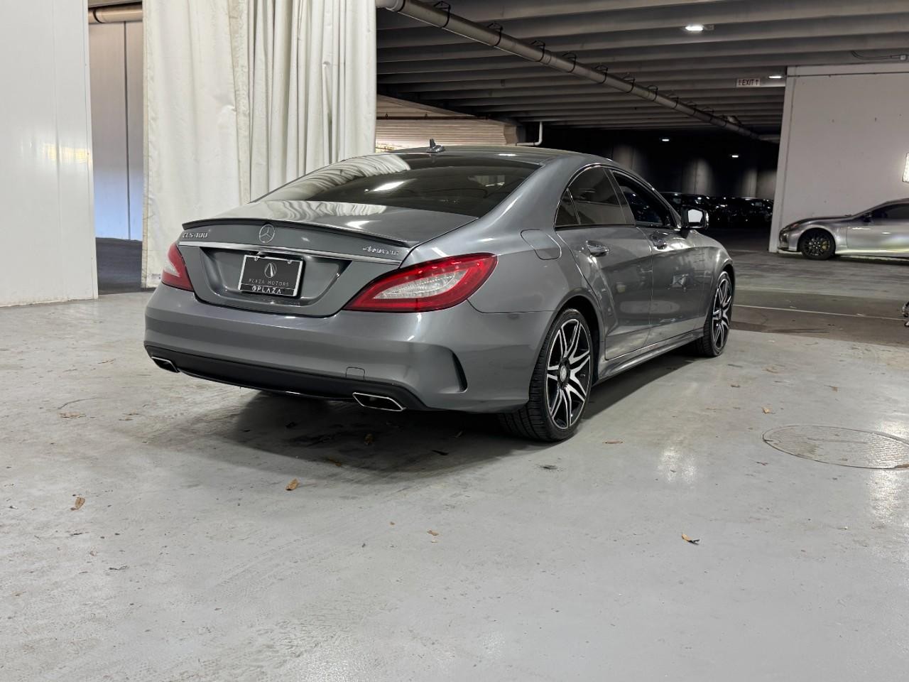 Mercedes-Benz CLS Vehicle Full-screen Gallery Image 4