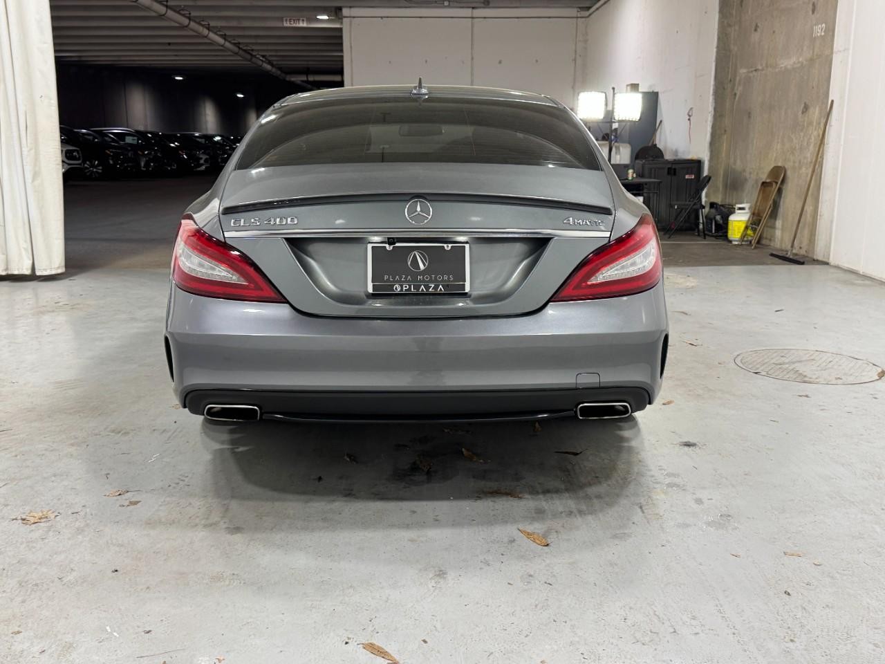 Mercedes-Benz CLS Vehicle Full-screen Gallery Image 9