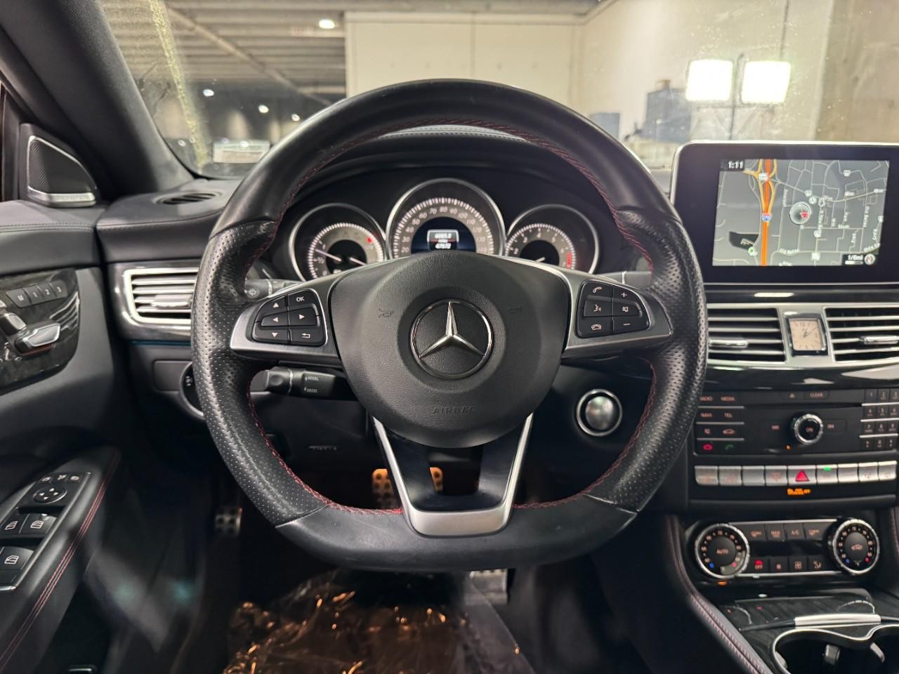 Mercedes-Benz CLS Vehicle Full-screen Gallery Image 13