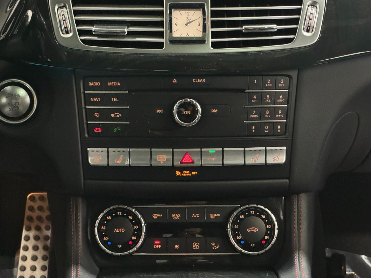 Mercedes-Benz CLS Vehicle Full-screen Gallery Image 15