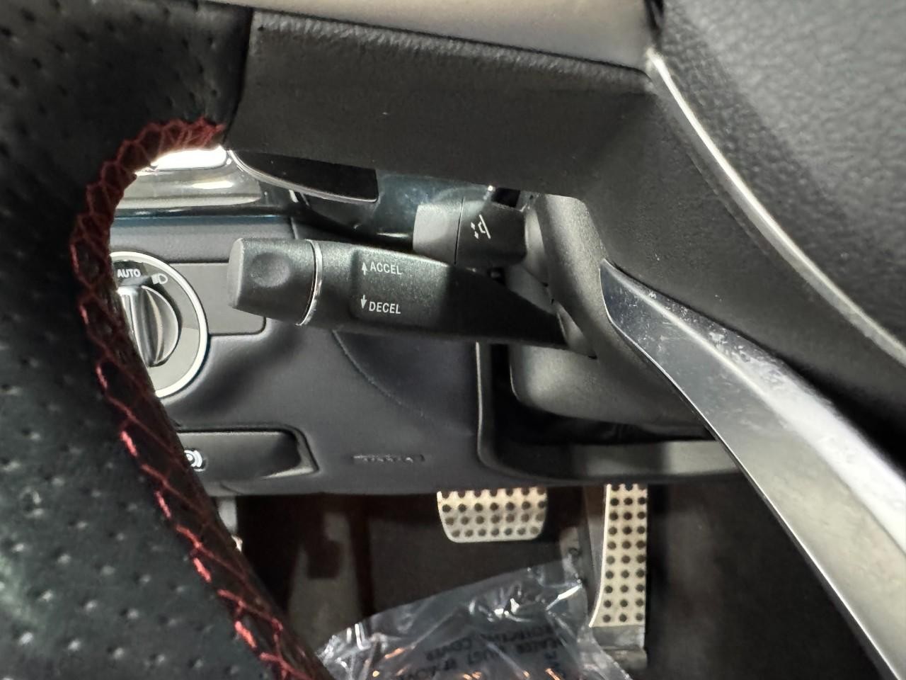 Mercedes-Benz CLS Vehicle Full-screen Gallery Image 29