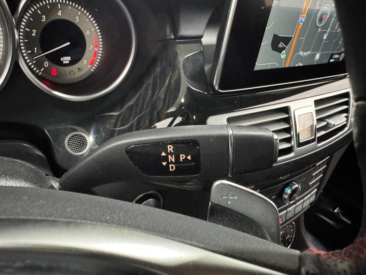 Mercedes-Benz CLS Vehicle Full-screen Gallery Image 33