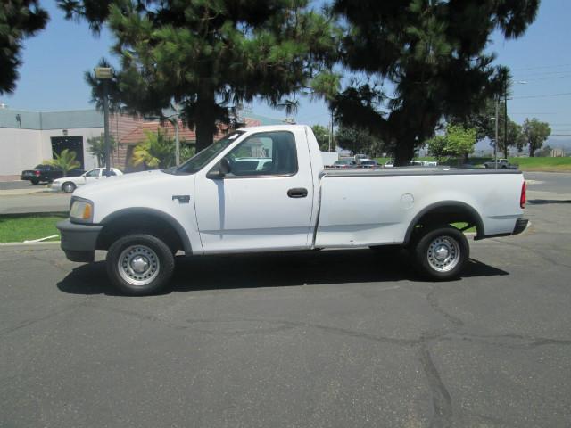 Ford   Vehicle Full-screen Gallery Image 03