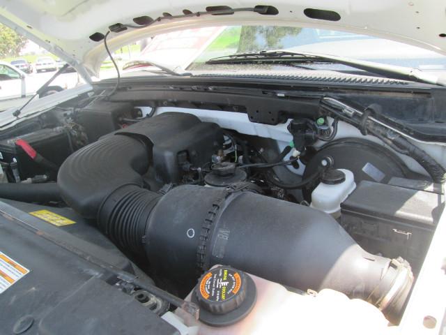 Ford   Vehicle Full-screen Gallery Image 05